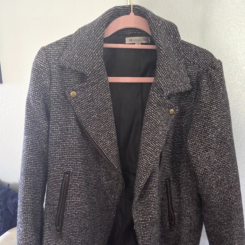 De Collection Women’s Gray Jacket – Size Medium – Classic Casual Outerwear